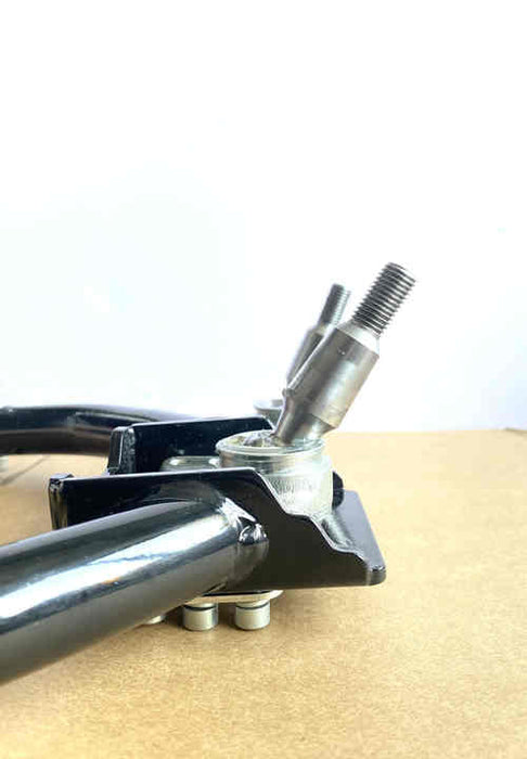 Adjustable Upper Control Arms for Porsche Cayenne 955 / 957 / 958 – Pavement Performance, Custom Color Options | Vipera