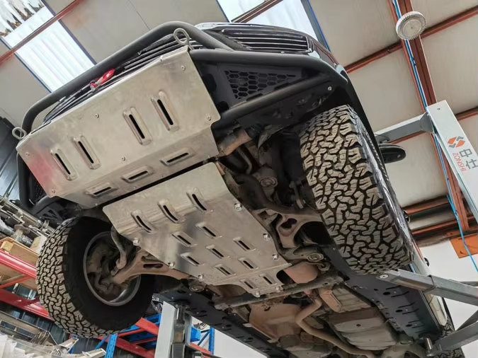 High-Quality Aluminum-Magnesium Alloy Engine Skid Plate for Porsche Cayenne 955 / 957 / 958 – Heavy-Duty Underbody Protection | Vipera