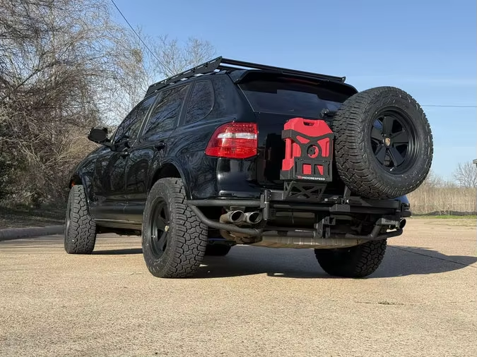 High-Quality Off-Road Rear Bumper for Porsche Cayenne 955 & 957 – Carbon Steel with Spare Tire Carrier & Fuel Tank Mount Kit | Vipera